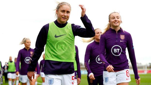 Steph Houghton and Leah Williamson in England training