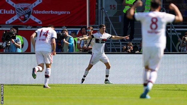 Bayern Munich's players celebrate scoring against Ingolstadt