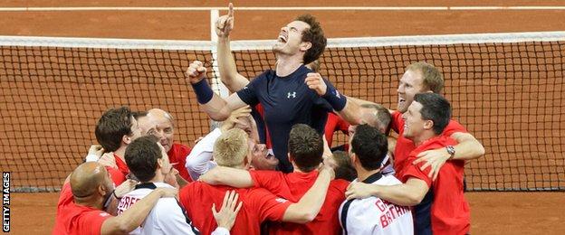 Andy Murray and the Great Britain team celebrate