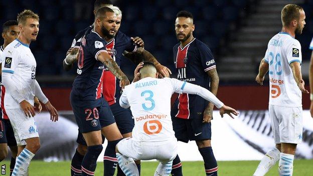 PSG and Marseille players fought deep into injury time