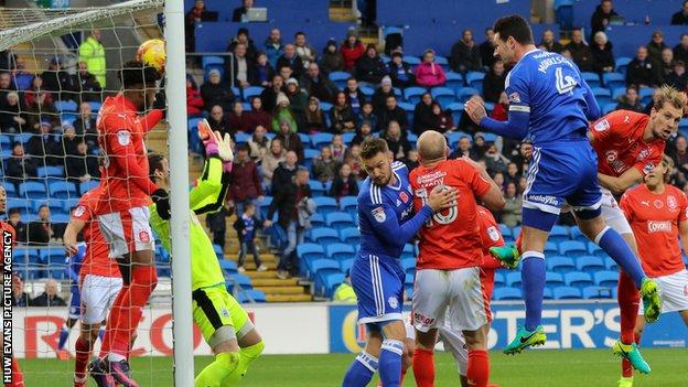 Cardiff vs Huddersfield: Terriers stay stranded at bottom of