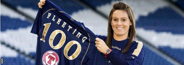 Julie Fleeting anotó 116 goles en 121 apariciones con su país