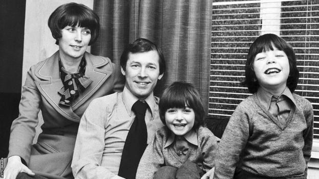 Cathy and Sir Alex Ferguson with two of their children