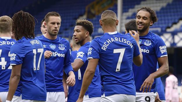 Everton 2-1 Leicester: Hosts boost European hopes with victory