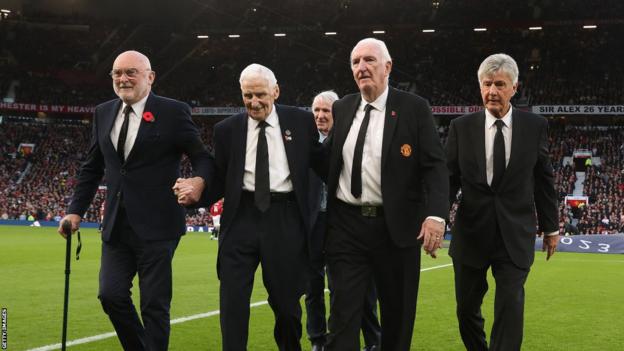 Former team-mates and opponents of Sir Bobby Charlton - John Aston Jnr, Tony Book, Paddy Crerand, Alex Stepney, Brian Kidd and Mike Summerbee - joined the tribute