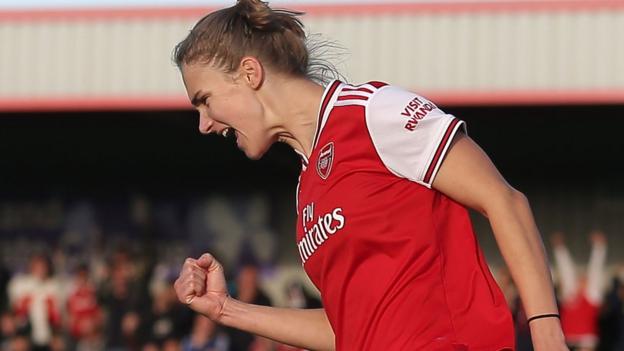 Women's Champions League: Slavia Prague 2-5 Arsenal - Vivianne Miedema  scores four - BBC Sport