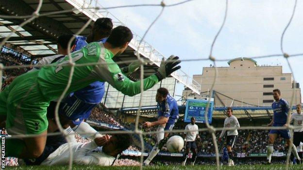 Frank Lampard scores for Chelsea in their epic FA Cup quarter-final against Tottenham in 2007