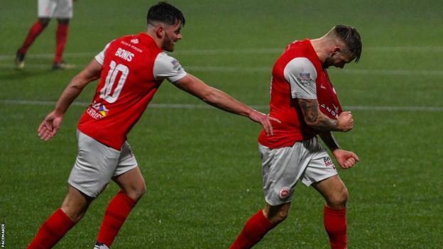 Lee Bonis congratulates goalscorer Andy Ryan