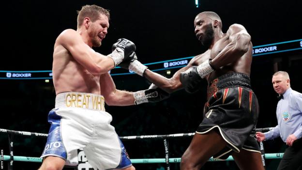 David Light fighting Lawrence Okolie