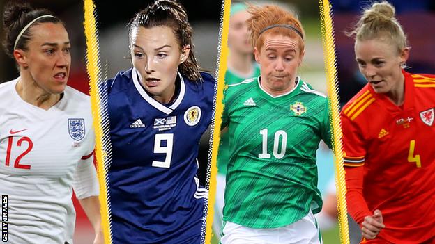 Lucy Bronze (izquierda), Caroline Weir (segunda a la izquierda), Rachel Furness (segunda a la derecha) y Sophie Ingle (derecha)