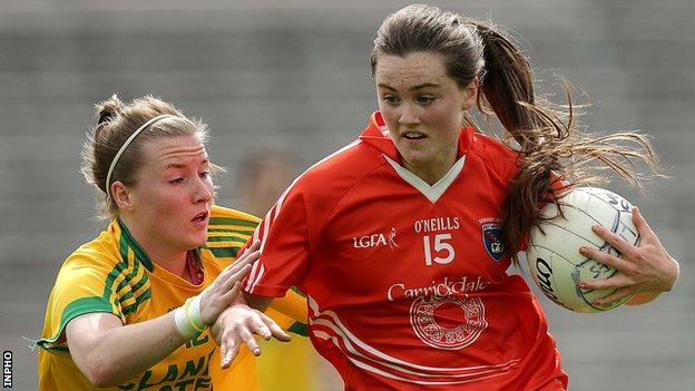 Donegal's Niamh McLaughlin battles with Armagh's Aimee Mackin
