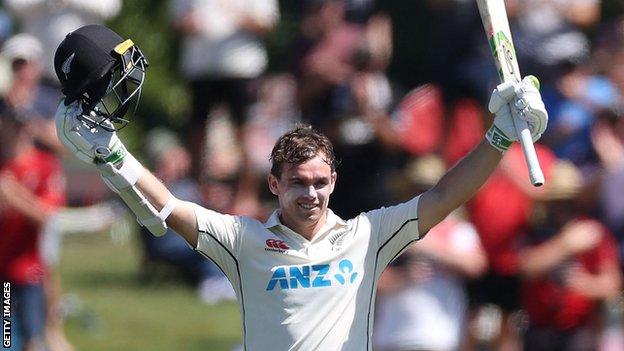 New Zealand dominate Bangladesh as Tom Latham hits 252 thumbnail