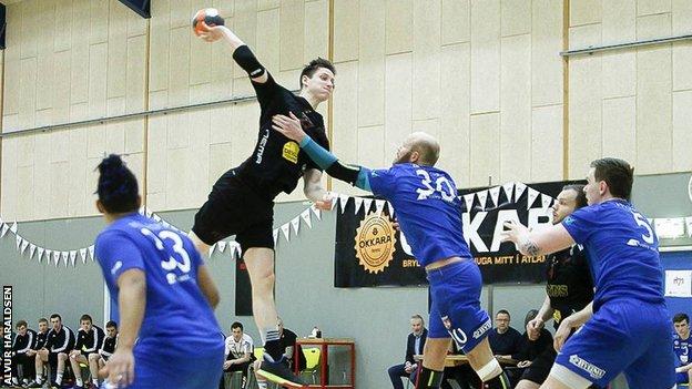 Hilmar Leon Jakobsen in handball action