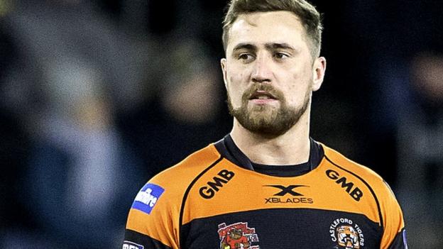 Super League: Castleford Tigers 27-18 Warrington Wolves ...