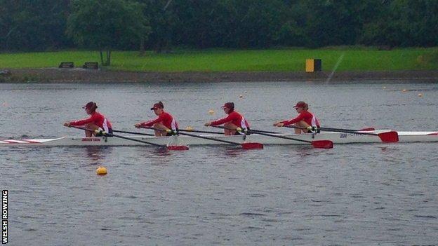 Wales women rowing