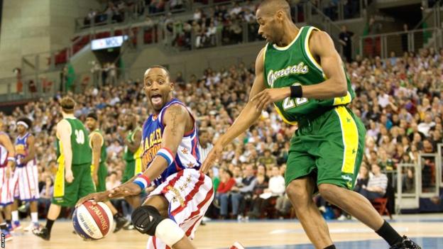 Player of the Washington Generals drives to the basket against the News  Photo - Getty Images