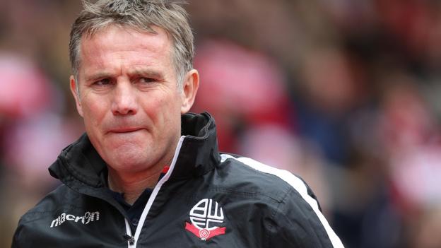 Phil Parkinson: Bolton Wanderers manager resigns from League One club