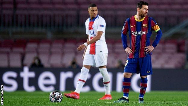 Lionel Messi looks dejected against PSG