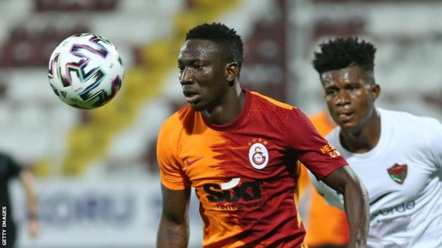 Le Nigérian Peter Etebo en action pour le club turc de Galatasaray