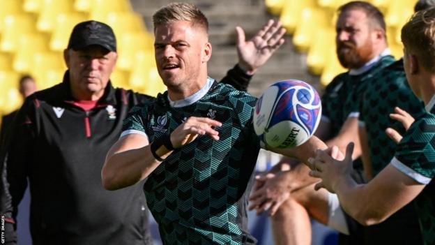 Gareth Anscombe in Wales training