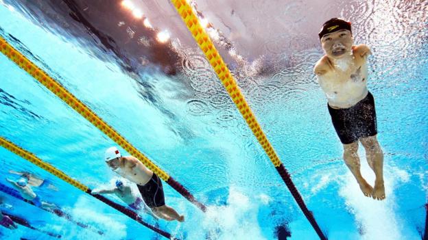 26 août : le Chinois Zheng Tao participe au 100 m nage libre hommes lors de la deuxième journée des Jeux paralympiques de Tokyo
