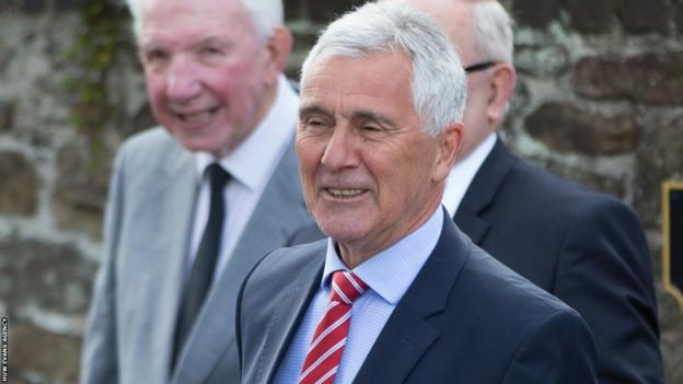 Gareth Davies at John Dawes' funeral in 2021