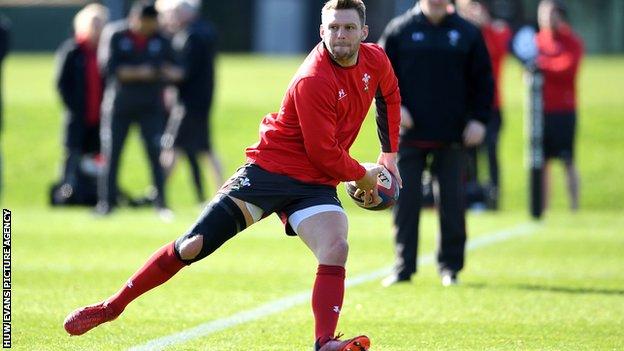 Dan Biggar training with Wales a day before the Six Nations trip to Twickenham