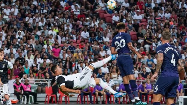 Cristiano Ronaldo attempting an overhead kick