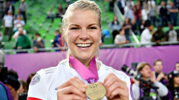 Ada Hegerberg: 'When we all stand together on equality' 1 107058669 gettyimages 1150122359