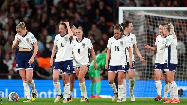 England team react to Sweden's equaliser