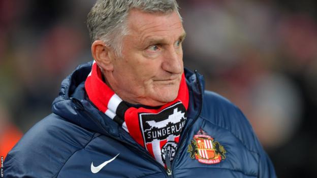 Tony Mowbray during this last home game as Sunderland head coach