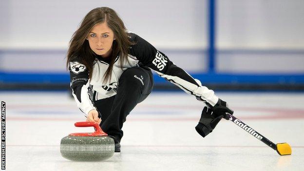 Eve Muirhead curling