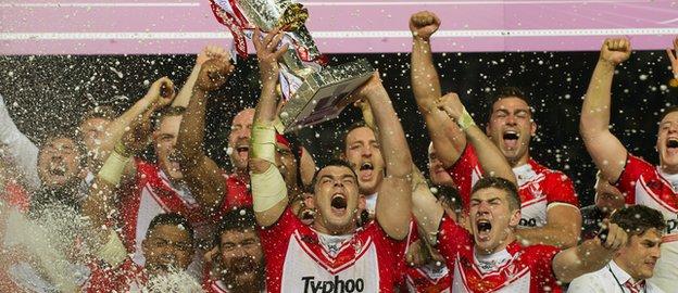 Paul Wellens lifts the 2014 Super League title
