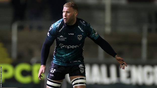 Ross Moriarty in action for Dragons