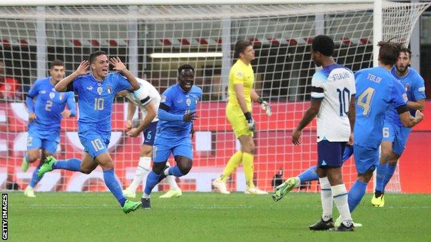 Giacomo Raspadori scores for Italy