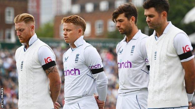 Ben Stokes, Ollie Pope, Ben Foakes and James Anderson of England
