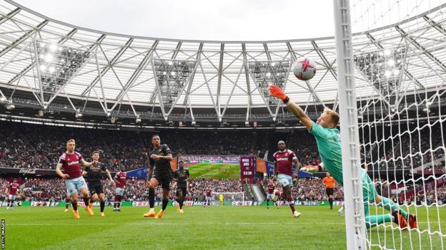 Jarrod Bowen scores a goal for West Ham