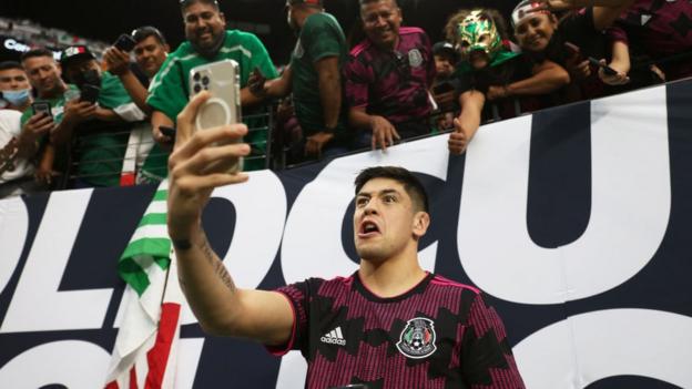 Brandon Moreno and Mexico fans