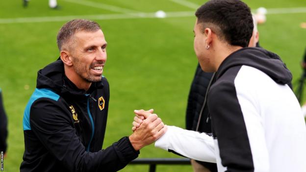 Gary O'Neil: Wolves boss 'not drowning' despite 'unbelievably busy' time at  Molineux - BBC Sport