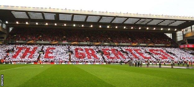 Fans pay tribute to Hillsborough justice campaign