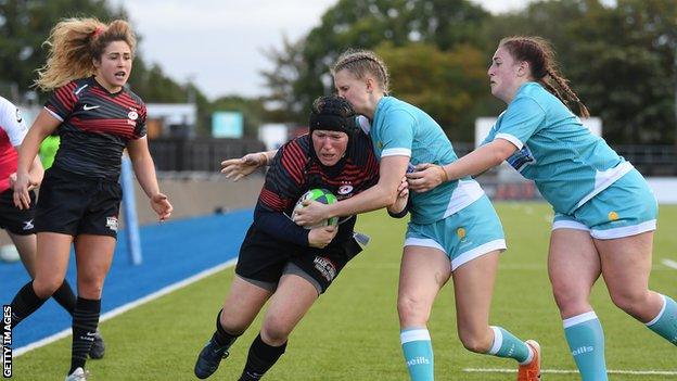 Rochelle 'Rocky' Clark marque un essai pour les Saracens en Premier 15