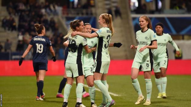 Chelsea celebrate after Fran Kirby scores against Paris FC