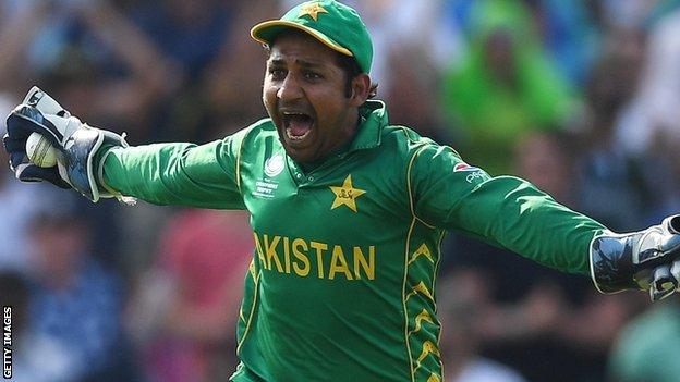 Sarfraz Ahmed: Yorkshire sign Pakistan captain for T20 campaign - BBC Sport