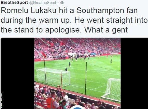 Romelu Lukaku presents fan with shirt