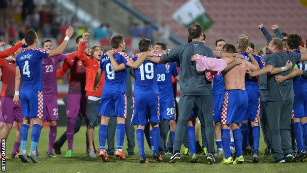 Croatia reach Euro 2016