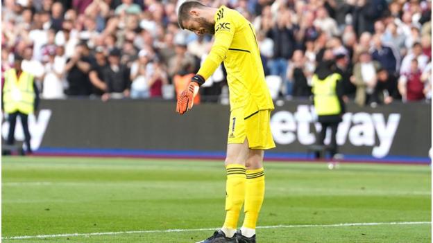 David de Gea looking down   to the level  aft  making his mistake   against West Ham