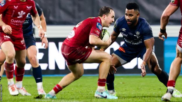 Ioan Lloyd in action for Scarlets against Castres