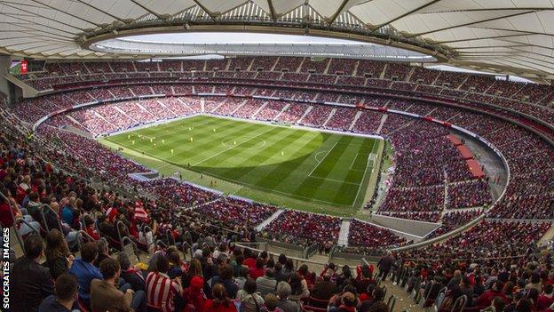 Supporters of Atletico Madrid during the match between Atletico Madrid Women v FC Barcelona Women at the Estadio Wanda Metropolitano on March 17, 2019