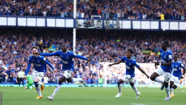 Everton celebrate their winning goal