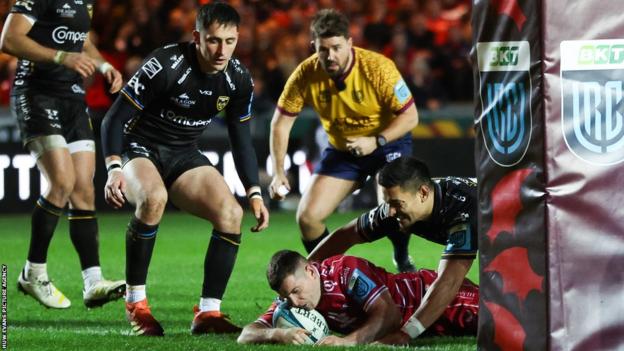 Dane Blacker scored a try for Scarlets against Dragons on 1 January 2023